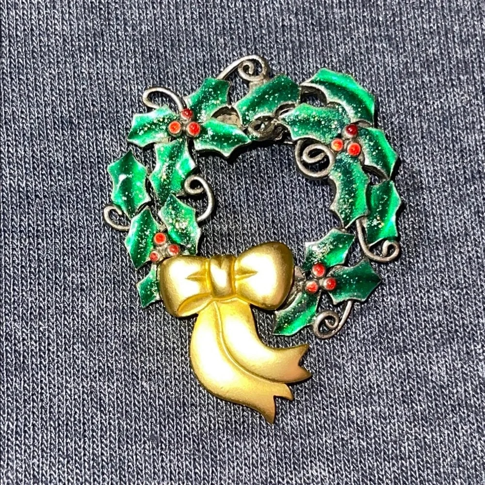 Vintage AJMC Christmas Wreath Holiday Brooch Pin
